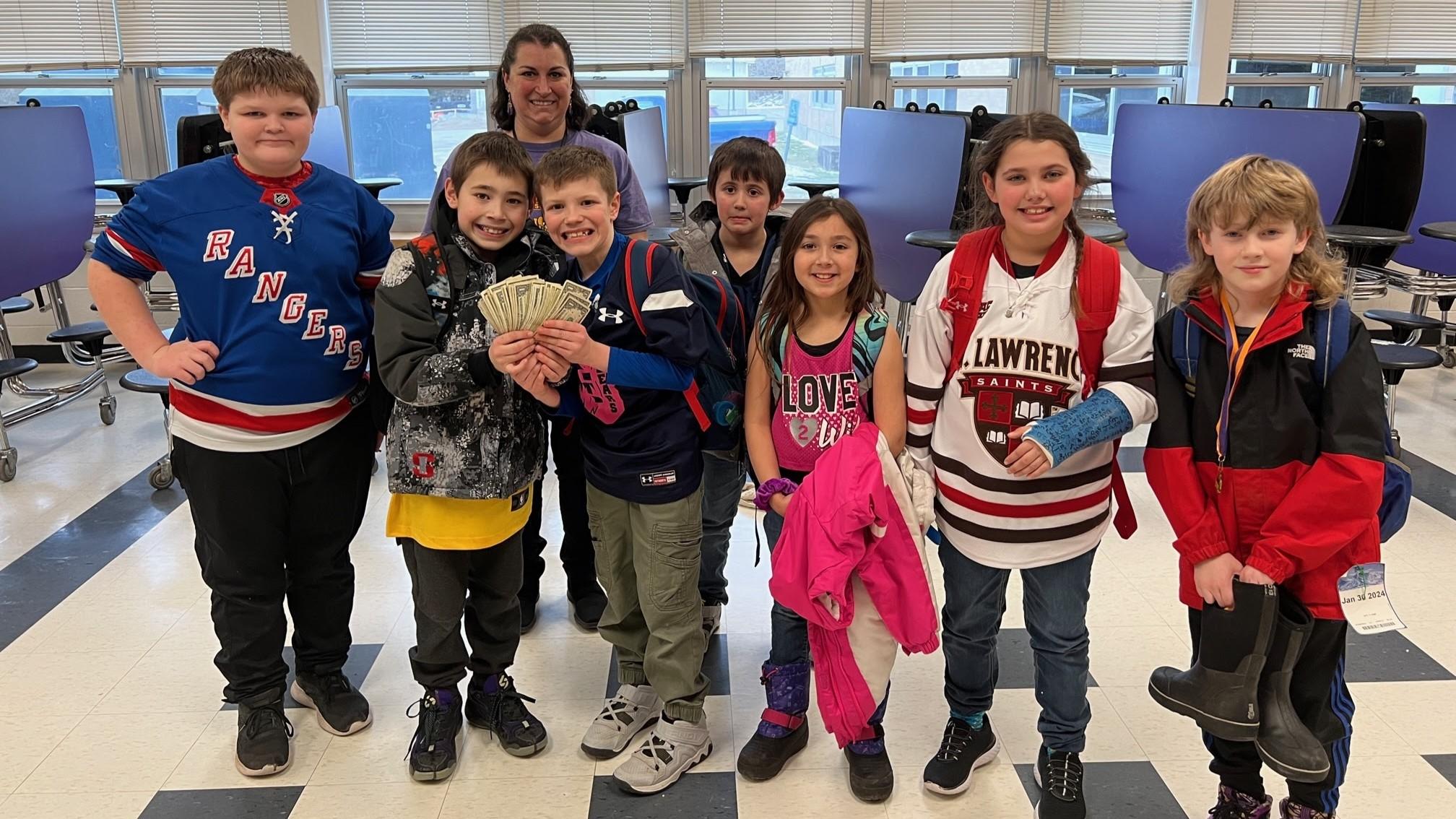 Club holds earnings raised by candy gram fundraiser